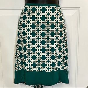 Banana Republic 100% Silk Green White Oversized Geometrical Print Skirt Lined 6